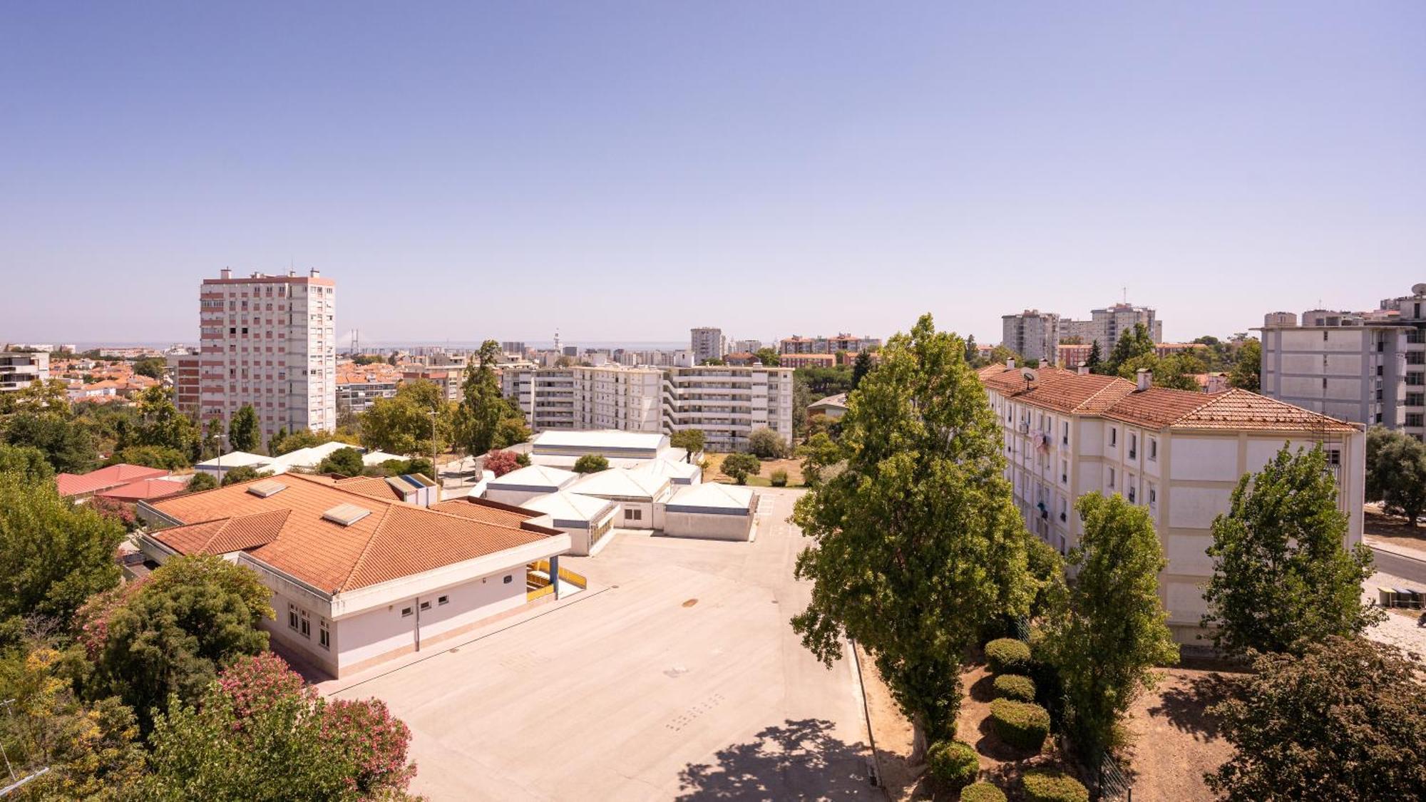 Quarto Aeroporto Lisbon Luaran gambar