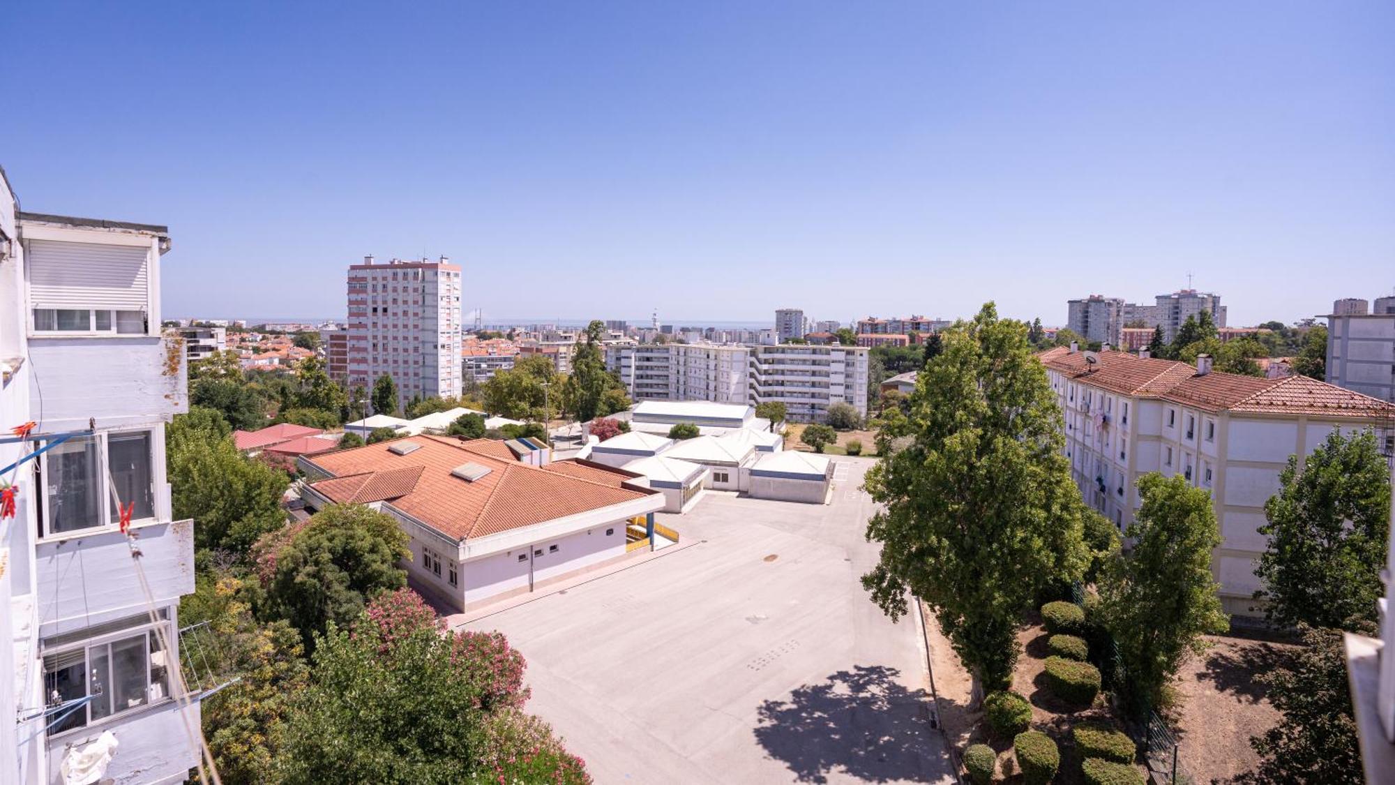 Quarto Aeroporto Lisbon Luaran gambar