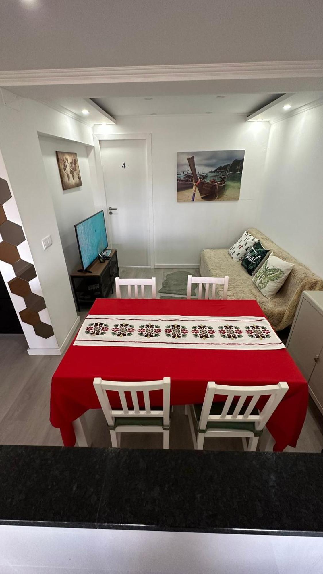 Quarto Aeroporto Lisbon Luaran gambar